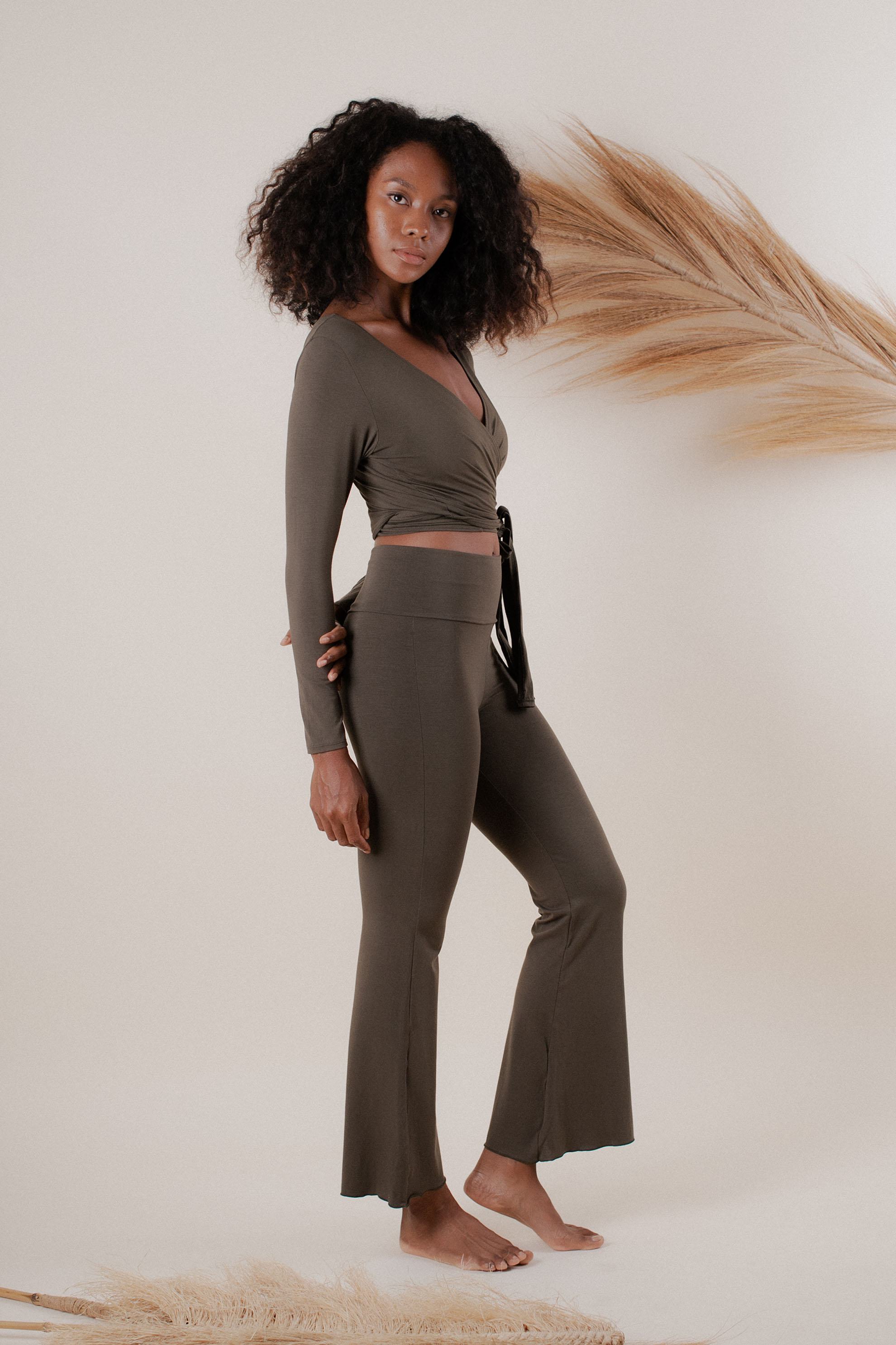 Alexa is wearing size S. Hips 85cm(33.5”), Height 178cm(5.85”) | Size S