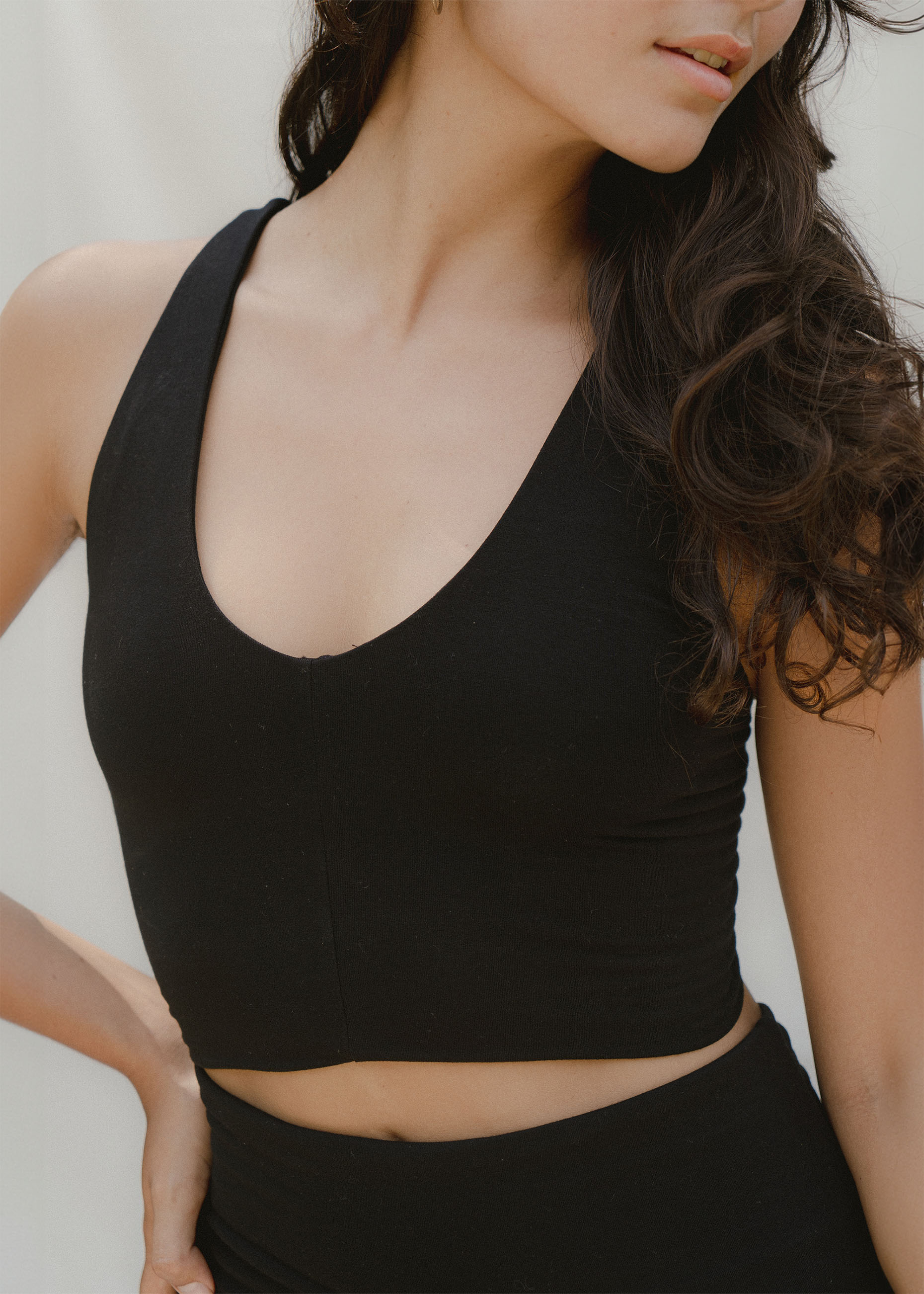 Yuki is wearing size XS. Height 163cm (5.3”) Bust 85cm (33.6”), Waist 69cm (27.2”)  | Size XS