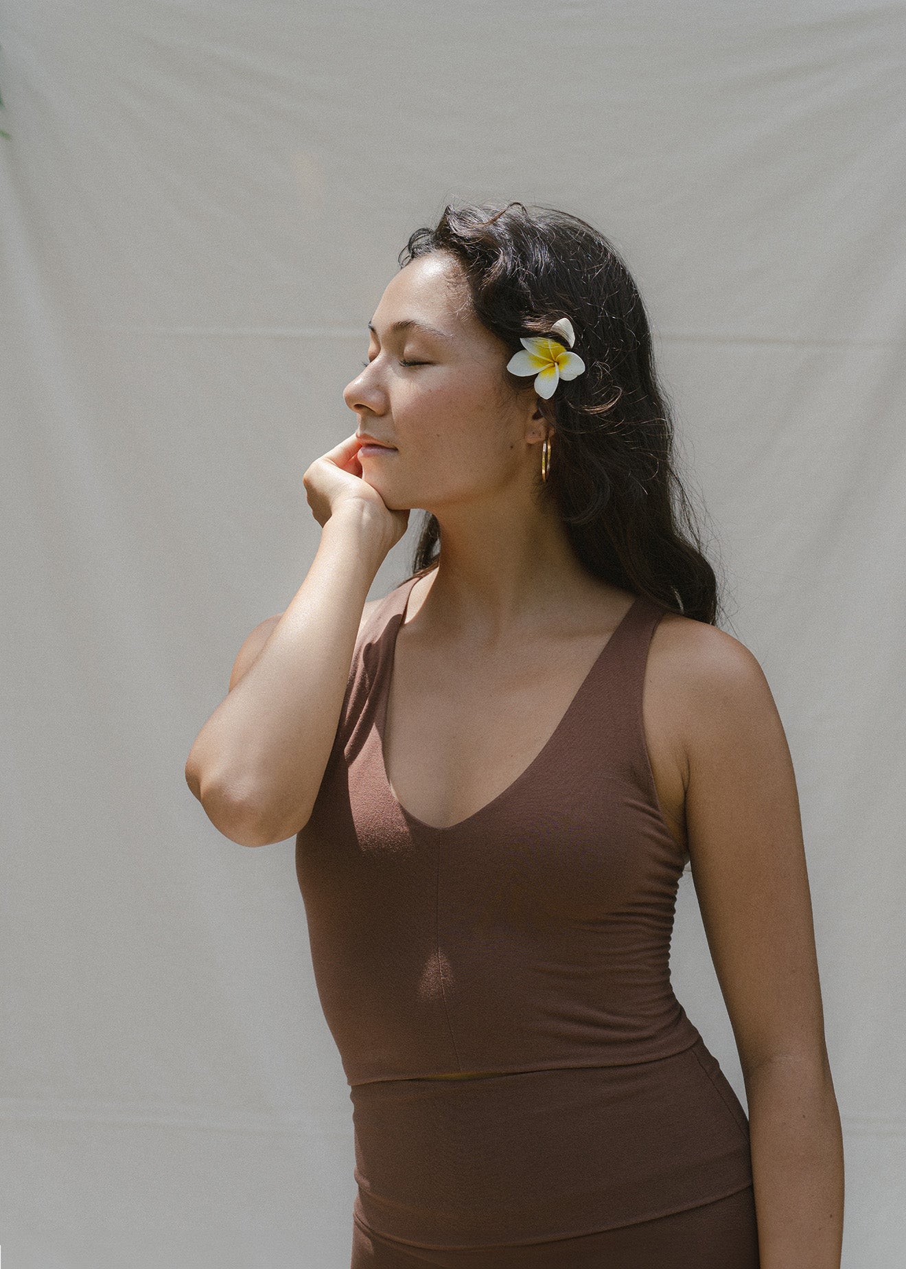 Yuki is wearing size XS. Height 163cm (5.3”) Bust 85cm (33.6”), Waist 69cm (27.2”) | Size XS