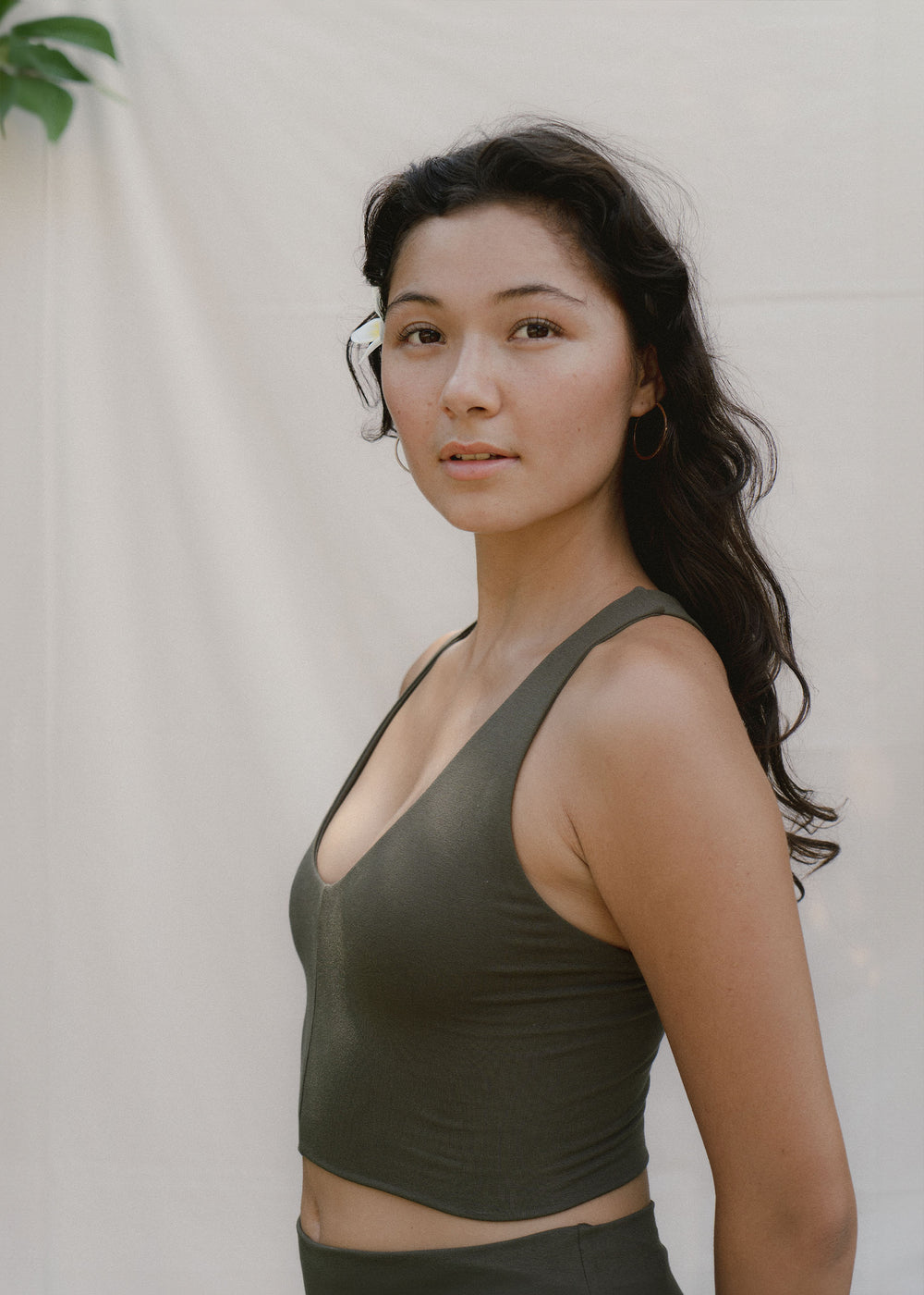 Yuki is wearing size XS. Height 163cm (5.3”) Bust 85cm (33.6”), Waist 69cm (27.2”) | Size XS