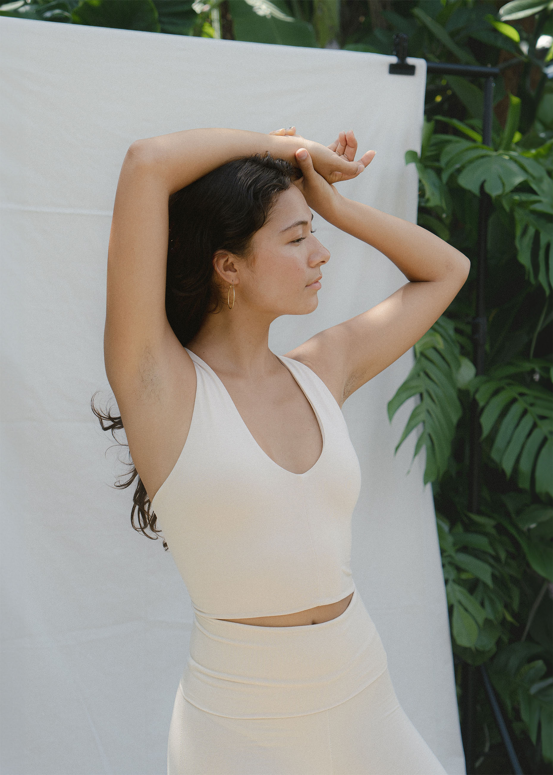 Yuki is wearing size XS. Height 163cm (5.3”) Bust 85cm (33.6”), Waist 69cm (27.2”) | Size XS