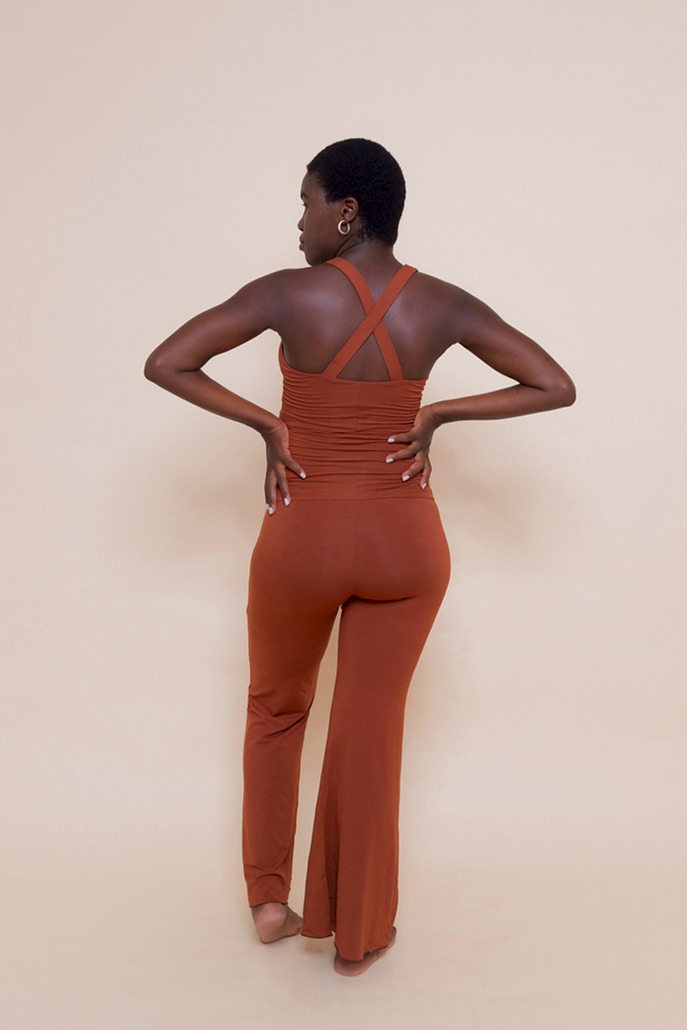 Toko wears size M | Size M