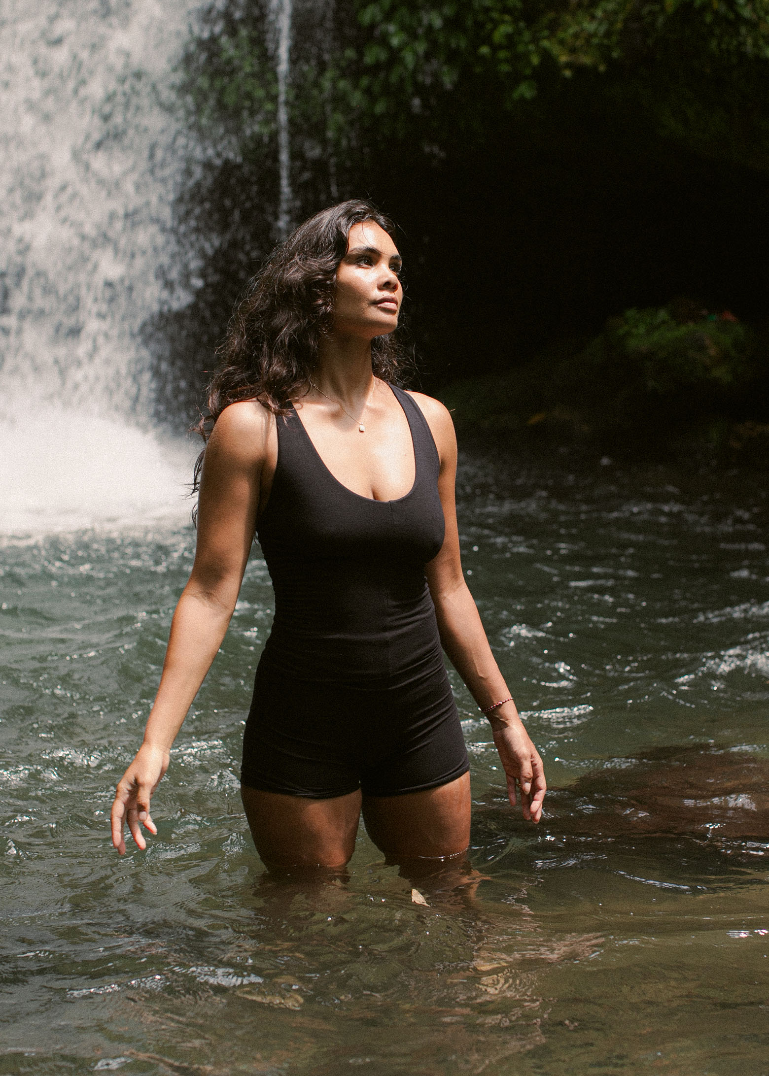 Kristin is wearing size M. Height 177cm (5.8”), Bust 87cm (34.2”), Waist 74cm (29”), Hips 94cm (37”)  | Size M