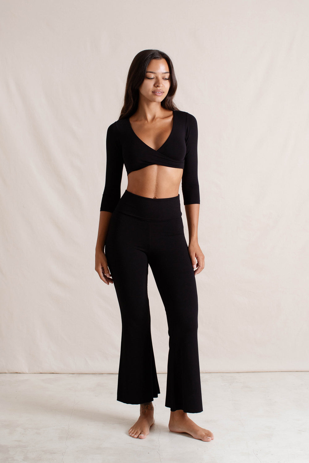 Sabi is wearing size S. Bust 86cm (33.85”), Waist 63cm (24.8”), Hips 94cm (37.00”), Height 171cm (5.6”) | Size S