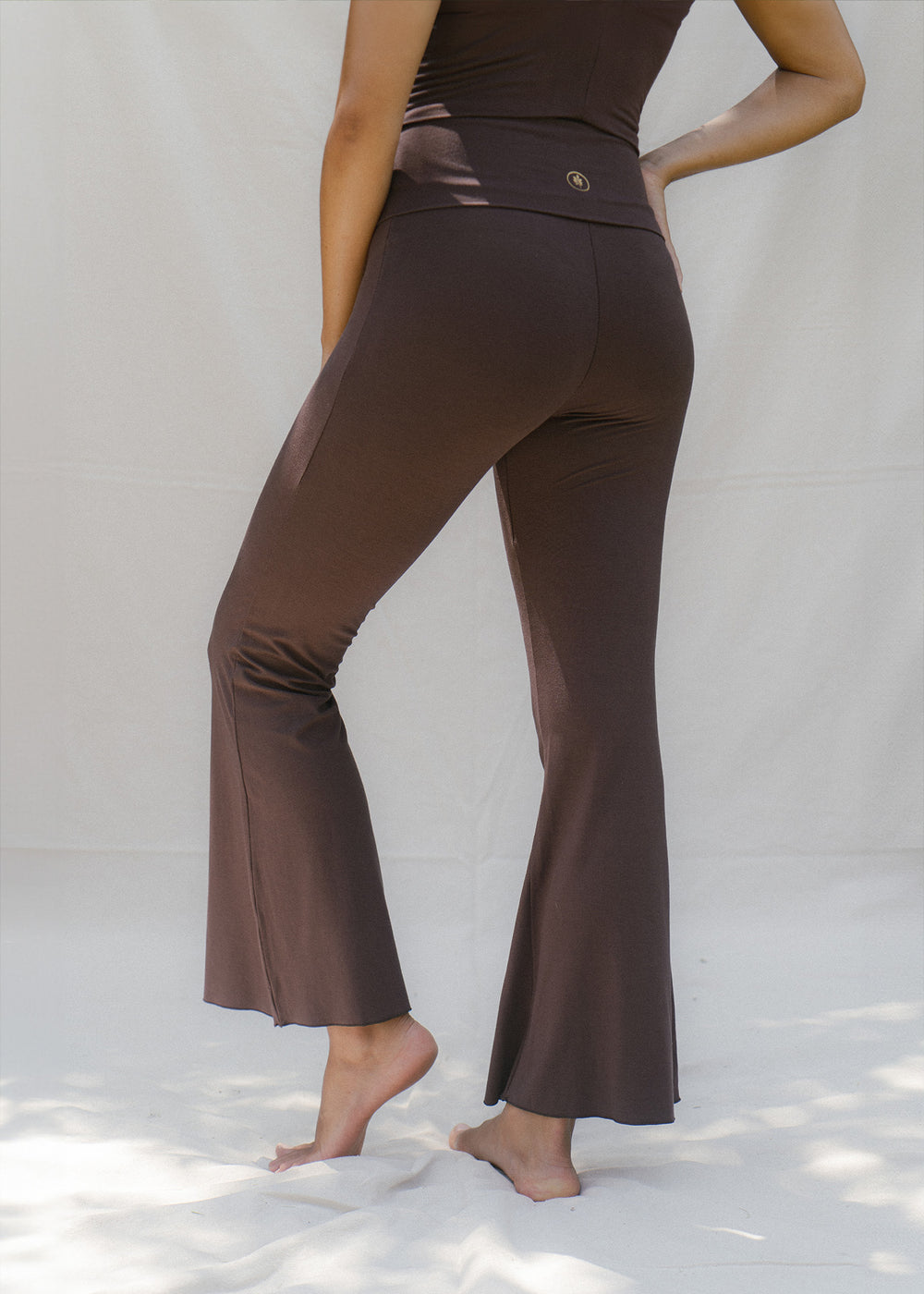 Yuki is wearing size XS. Height 163cm (5.3”) Waist 69cm (27.2”), Hips 75cm (29.5”) | Size XS