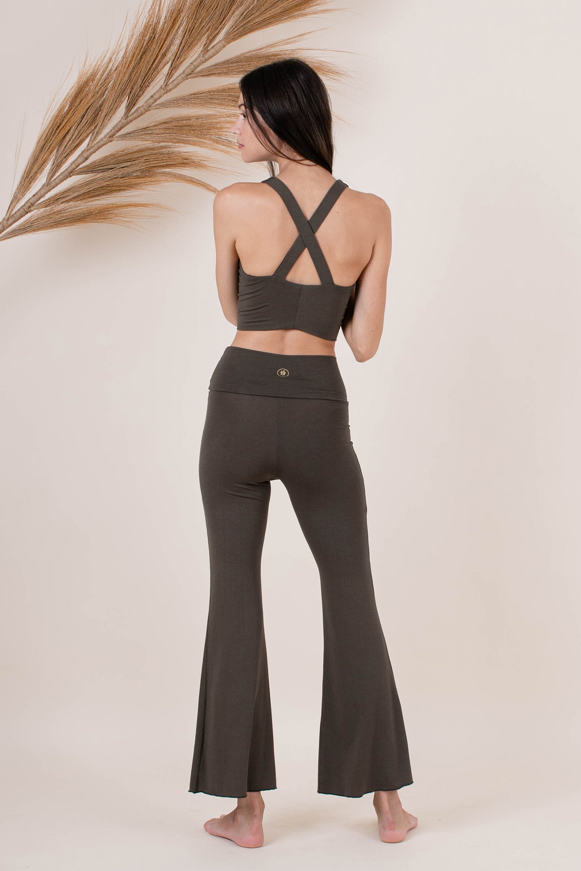 Anna K wear size XS. She is 175cm, Bust: 81cm (31.8”), Waist: 60cm (23.6”), Hips: 89cm (35”) | Size XS