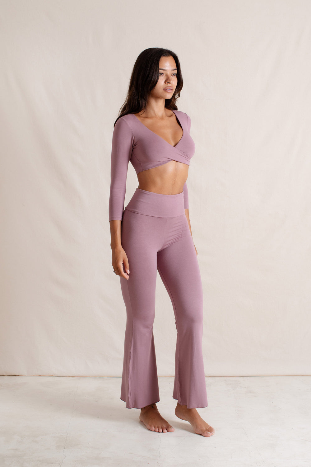 Sabi is wearing size S. Bust 86cm (33.85”), Waist 63cm (24.8”), Hips 94cm (37.00”), Height 171cm (5.6”) | Size S