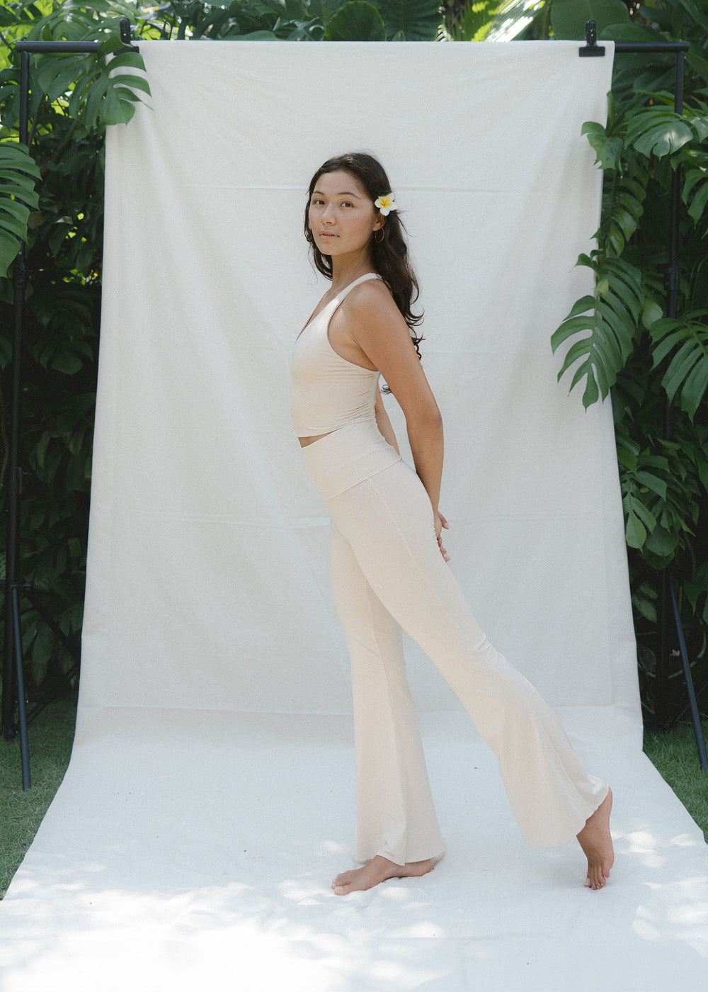 Yuki wears size XS. She is 163 cm (5.3”) tall, Waist 69cm(27.2”), Hips 75cm(29.5”) | Size XS