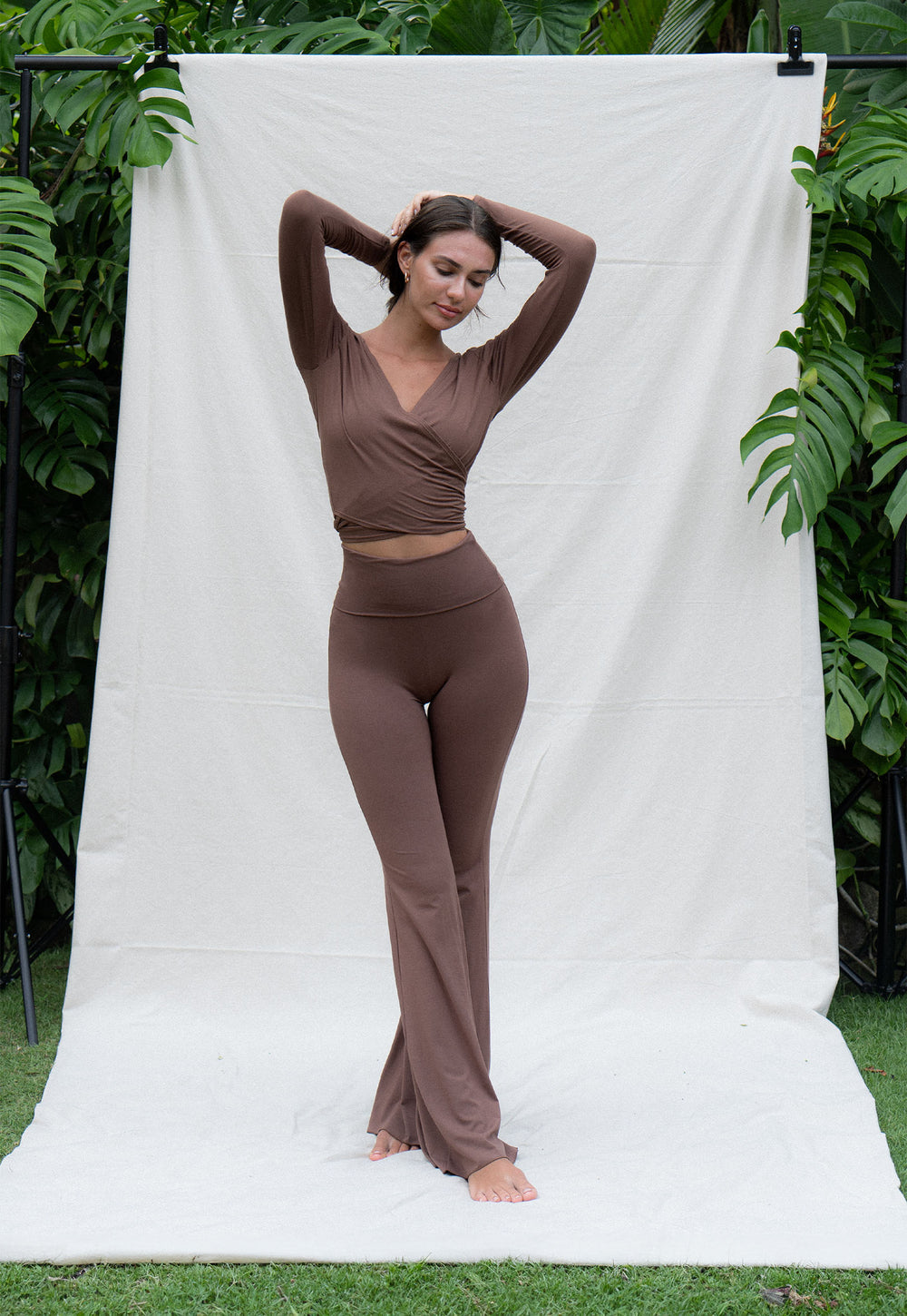 Alina is wearing size XS. She is 179cm(5.9”) tall, Waist 59cm(23.2”), Hips 95cm(37.4”) | Size XS