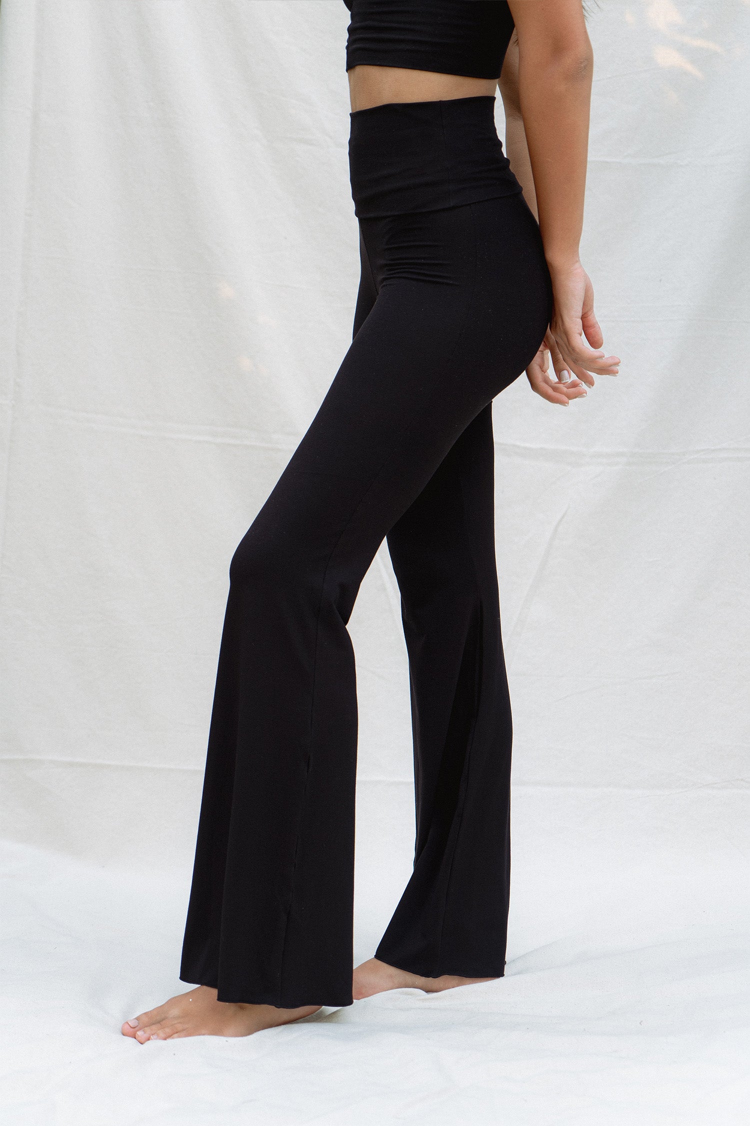 Alina is wearing size XS. Height 179cm (5.9”) Waist 59cm (23.2”), Hips 95cm (37.4”) | Size XS