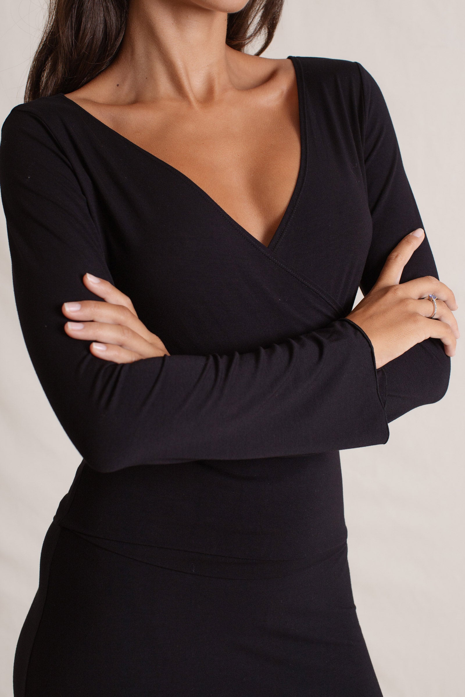 Sabi is wearing size XS/S. Bust 86cm (33.85”), Waist 63cm (24.8”), Hips 94cm (37.00”), Height 171cm (5.6”) | Size XS/S