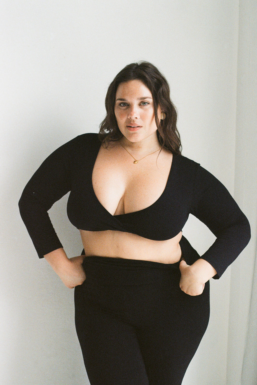 Michelle is wearing size XXL. Bust 115cm (45.3”), Waist 93cm (36.6”), Hips 123cm (48.4”), Height 168cm (5.5”) | Size XXL