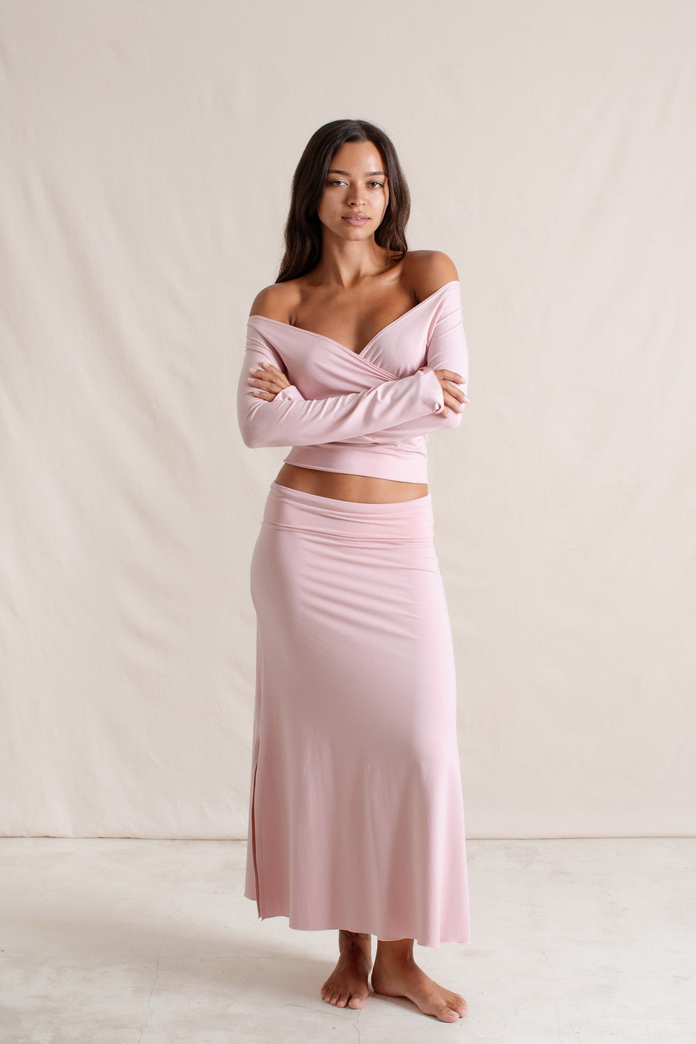 Sabi is wearing size S/M. Bust 86cm (33.85”), Waist 63cm (24.8”), Hips 94cm (37.00”), Height 171cm (5.6”) | Size S/M