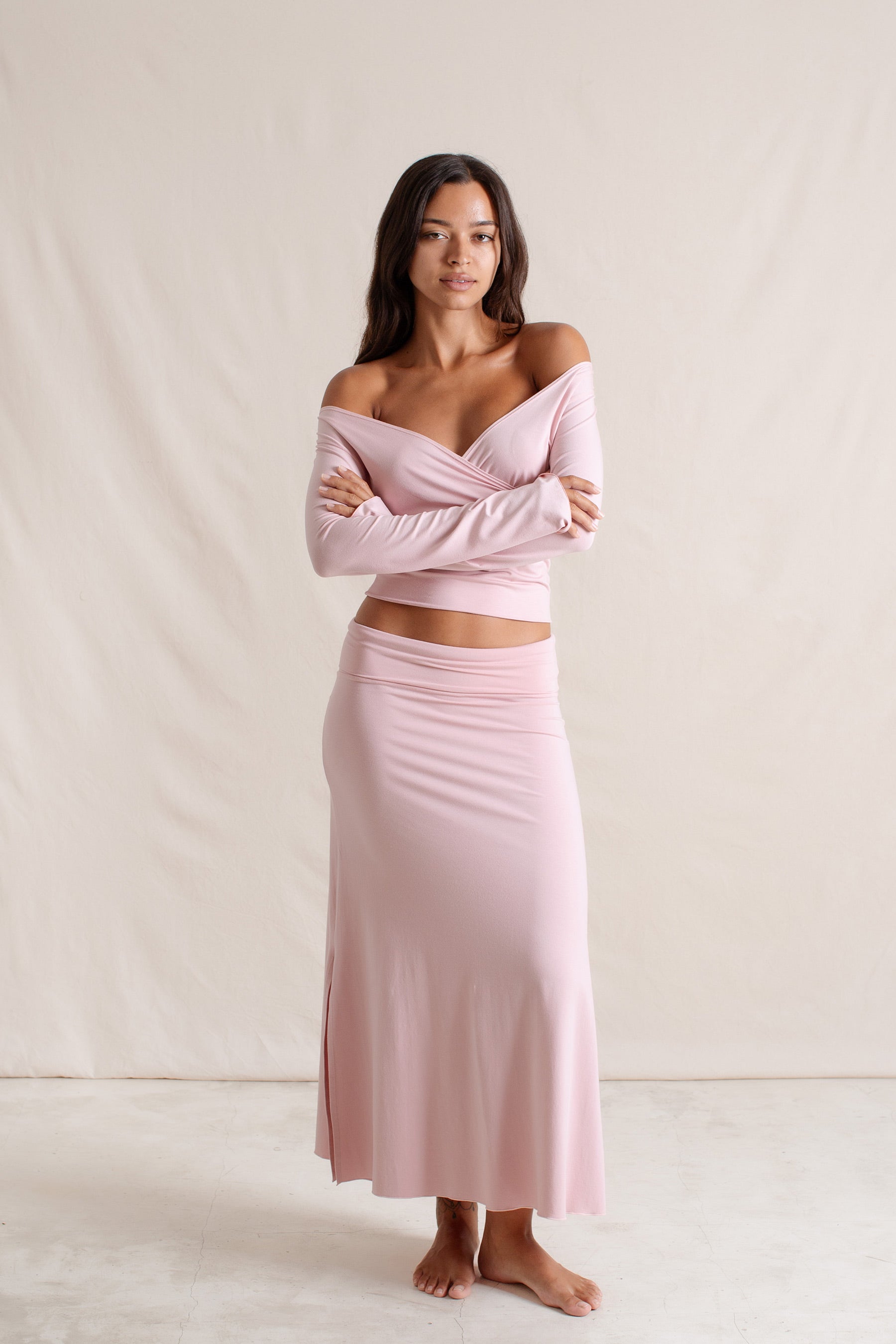 Sabi is wearing size S/M. Bust 86cm (33.85”), Waist 63cm (24.8”), Hips 94cm (37.00”), Height 171cm (5.6”) | Size S/M