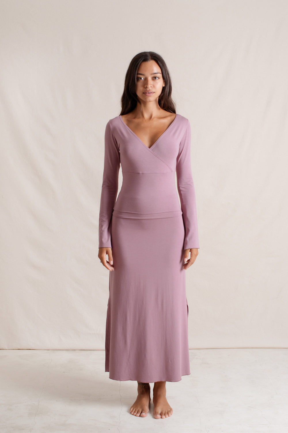 Sabi is wearing size S/M. Bust 86cm (33.85”), Waist 63cm (24.8”), Hips 94cm (37.00”), Height 171cm (5.6”) | Size S/M