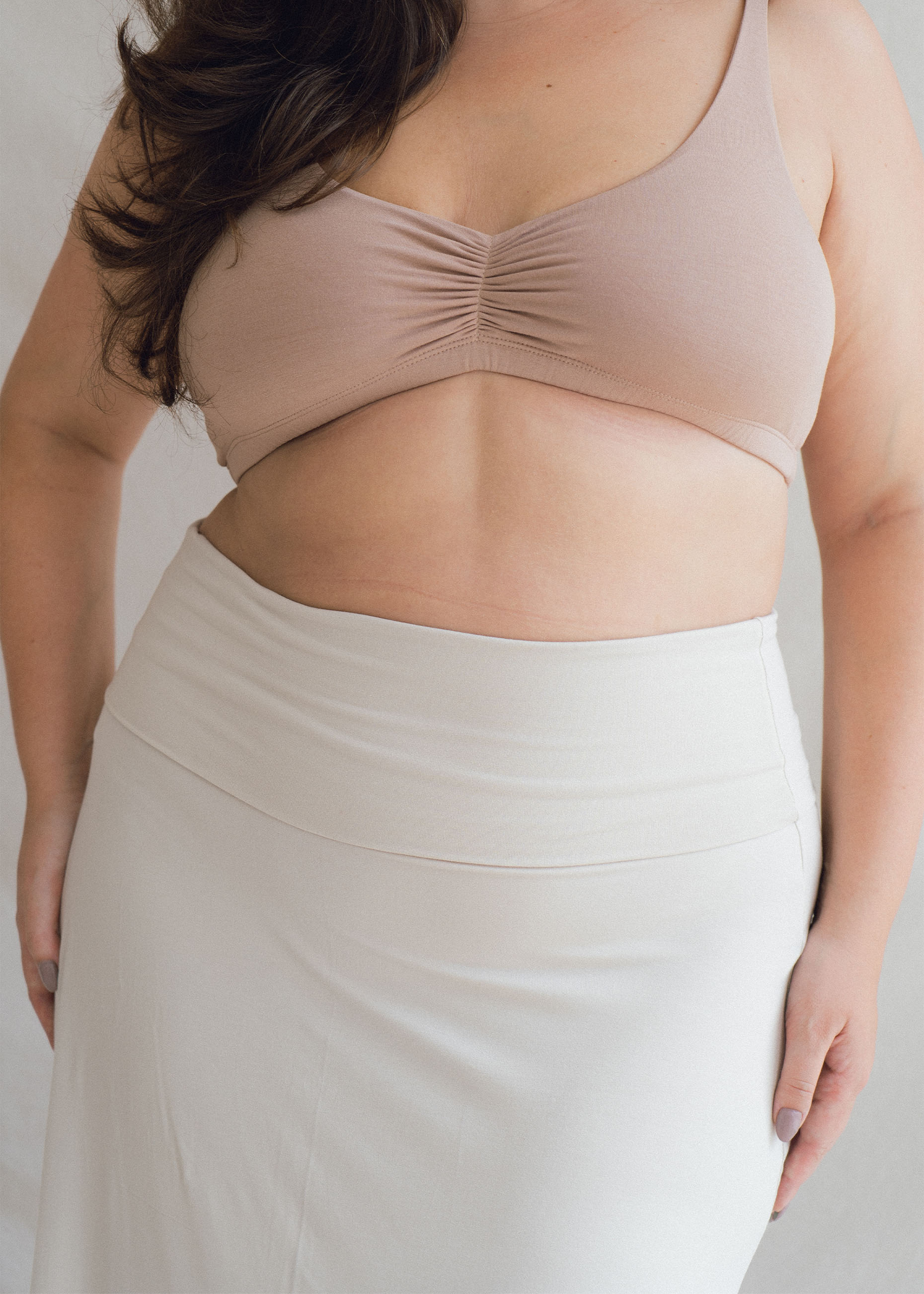 Alena wears size XXL/3XL. Height 172cm (5.6”), Bust 109cm (43”), Waist 90cm (35.4”), Hips 120cm (47.3”) | Size XXL/3XL