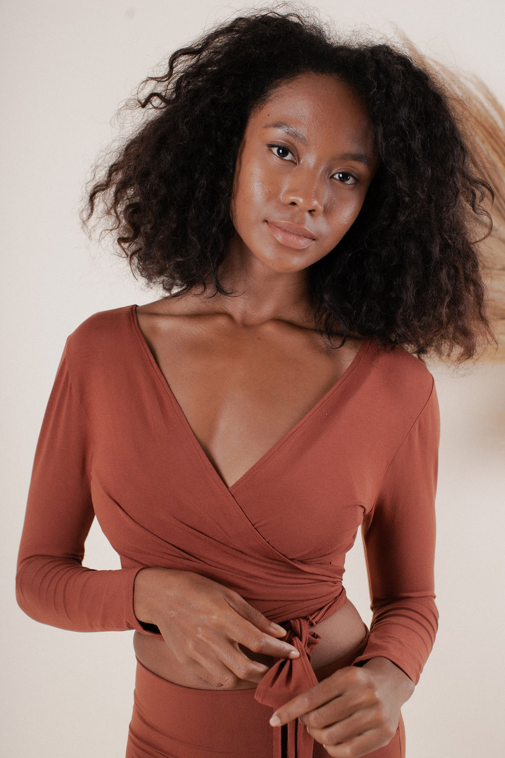 Alexa is wearing size XS/S. Height 178cm (5.85”) Bust 79cm (31.1”), Waist 60cm (23.6”), Hips 95cm (37.4”) | Size XS/S