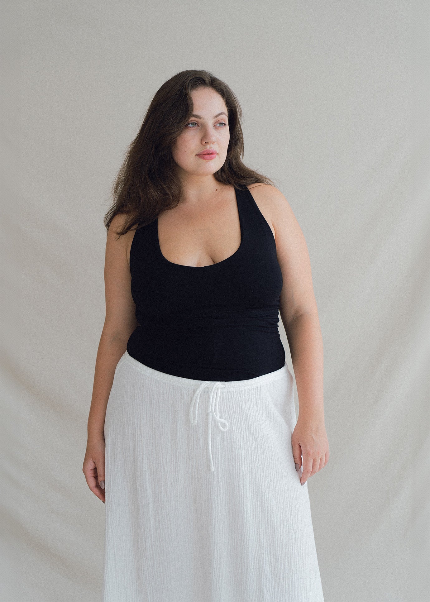 Alena wears size XXL. Height 172cm (5.6”), Bust 109cm (43”), Waist 90cm (35.4”), Hips 120cm (47.3”) | Size XXL