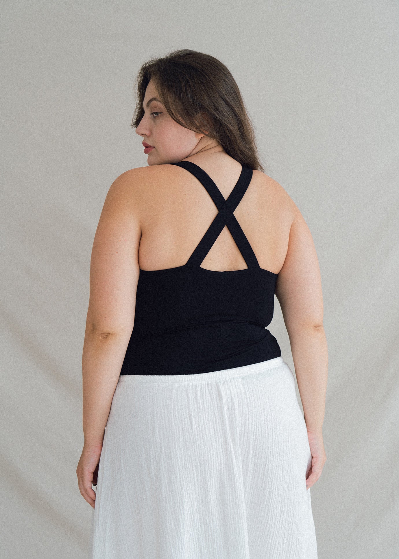 Alena wears size XXL. Height 172cm (5.6”), Bust 109cm (43”), Waist 90cm (35.4”), Hips 120cm (47.3”) | Size XXL