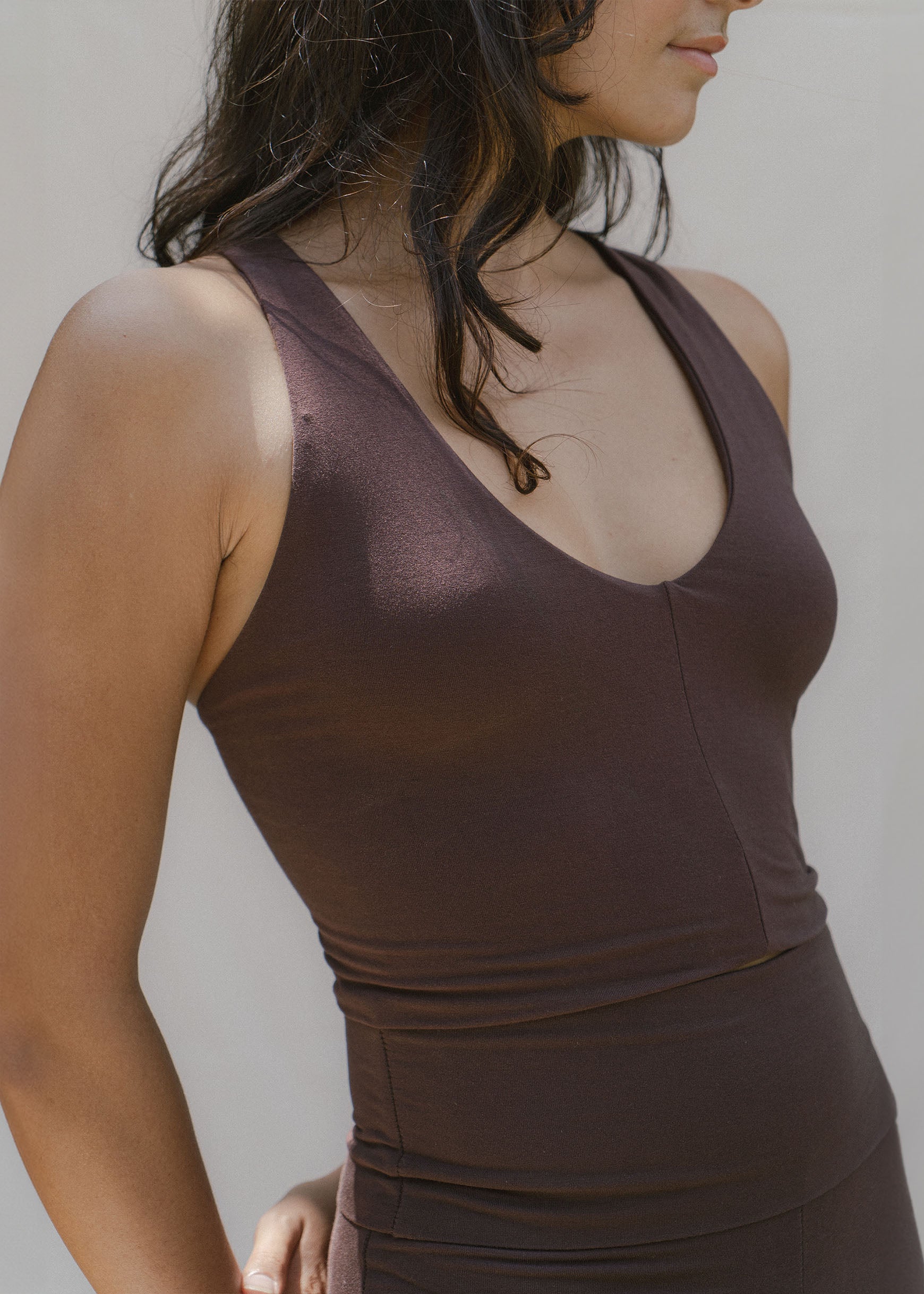 Yuki is wearing size XS. Height 163cm (5.3”) Bust 85cm (33.6”), Waist 69cm (27.2”) | Size XS