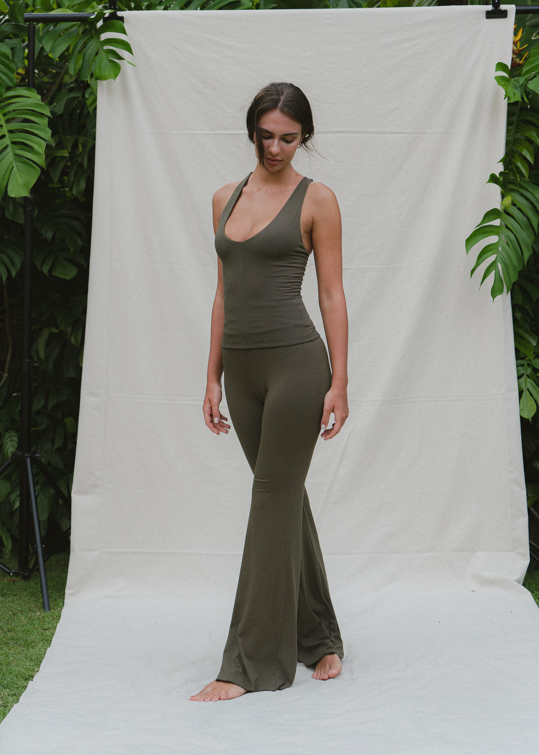 Alina is wearing size XS. Height 179cm (5.9”), Bust 83cm (32.6”), Waist 59cm (23.2”), Hips 95cm (37.4”) | Size XS