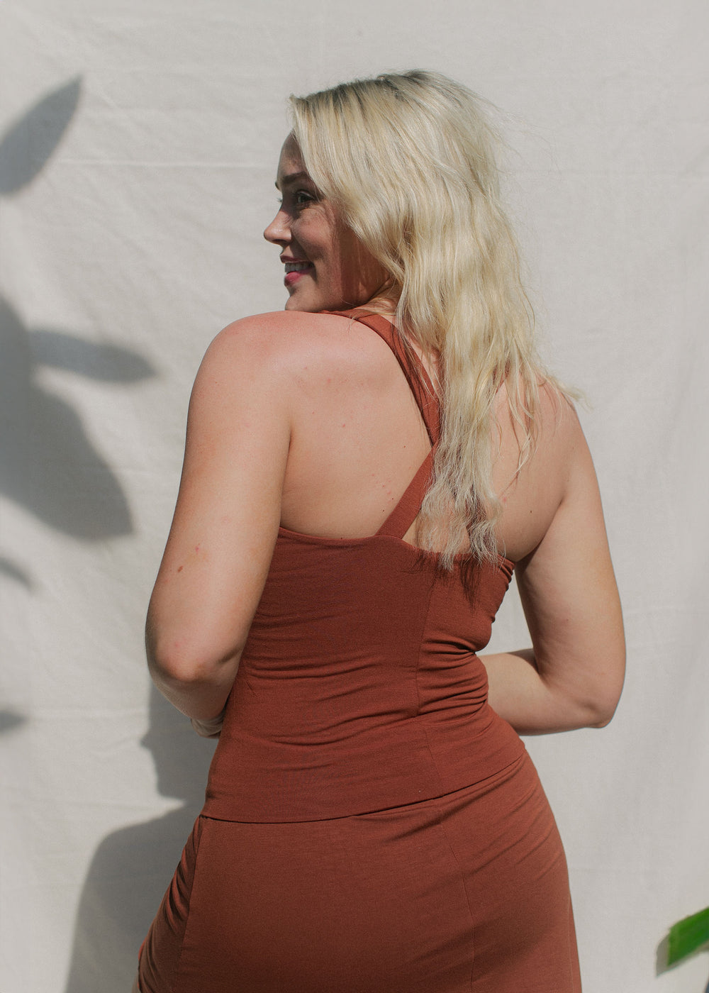 Rachel is wearing size L. Height 178cm (5.8”), Bust 95cm (37.4”), Waist 76cm (29.9”), Hips 110cm (43.3”)  | Size L