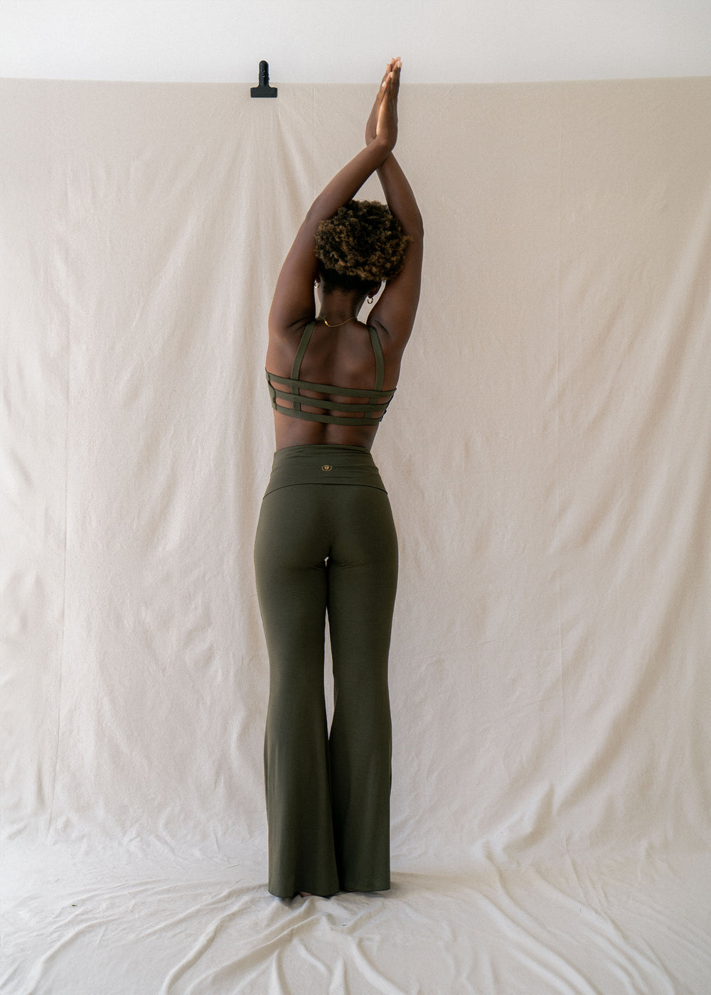 Shiree is wearing size M. Height 173cm(5.7”) | Size M