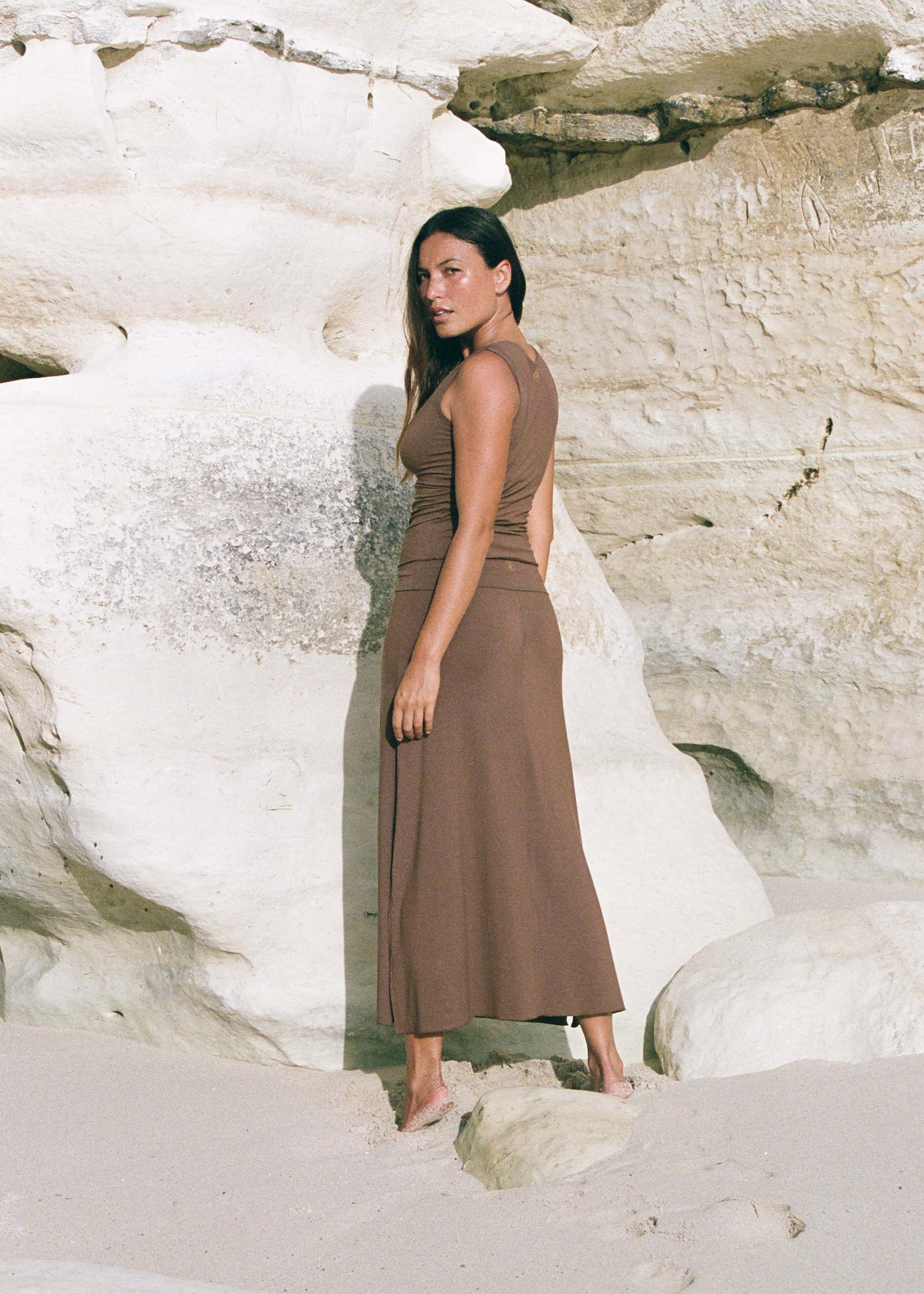 Julia is wearing size S/M. Height 166cm (5.5”), Bust 88cm (34.6”), Waist 68cm (26.7”), Hips 90cm (35.4”) | Size S/M