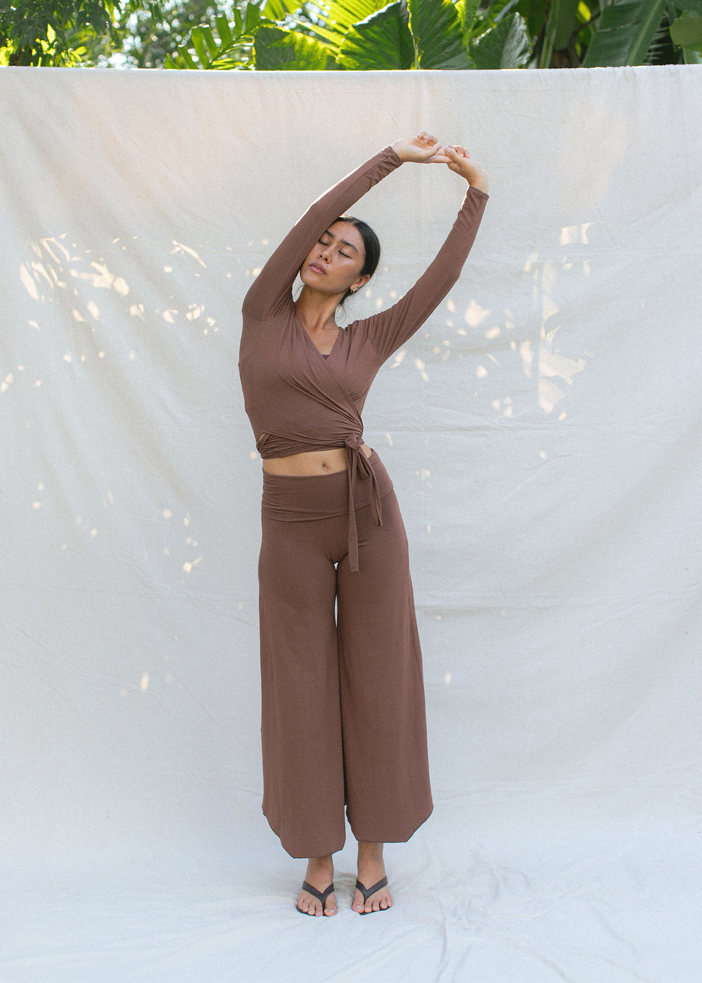 Eva wears size M/L. Height 174cm (5.7”), Bust 83cm (32.7”), Waist 69cm (27.2”), Hips 96cm (37.8”) | Size M/L