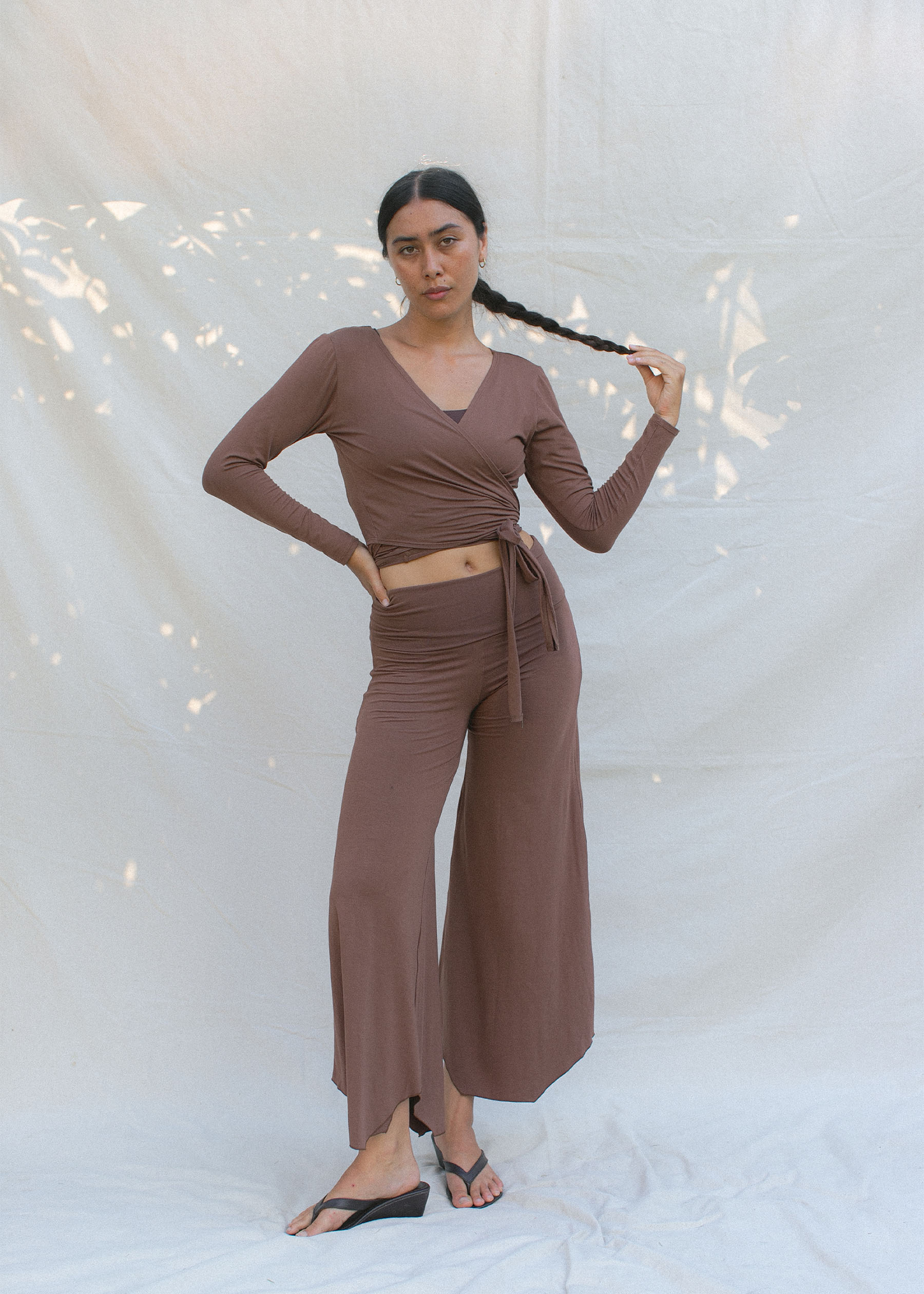 Eva wears size M/L. Height 174cm (5.7”), Bust 83cm (32.7”), Waist 69cm (27.2”), Hips 96cm (37.8”) | Size M/L