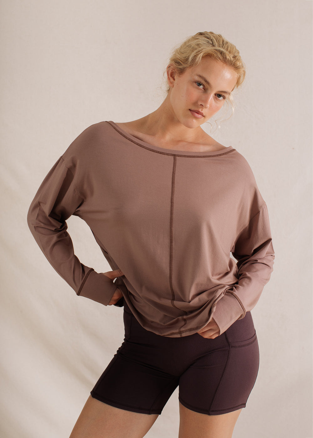 Nina is wearing a Medium Top and Large Bottoms, Bust 82cm (32.3”). waist 62cm (24.4”), Hips 99cm (39”), Height 182cm (6.0”)  | Size M/L