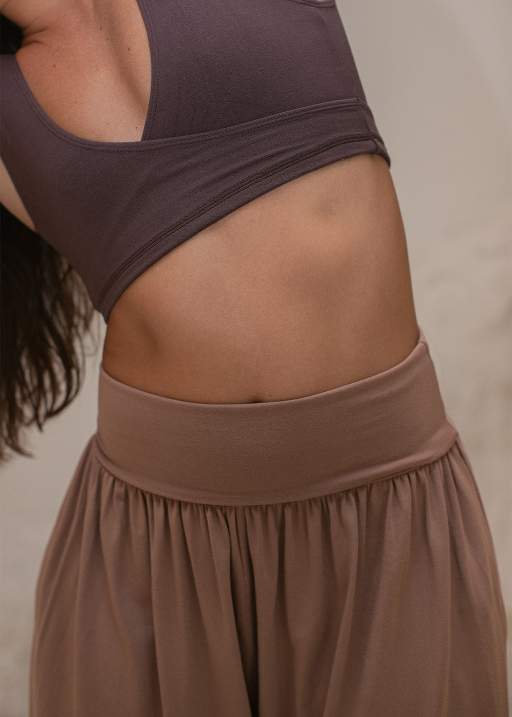 Alessia is wearing size XS, Waist 65cm (25.6”), Hips 96cm (37.4”), Height 166cm (5.5”) | Size XS/S