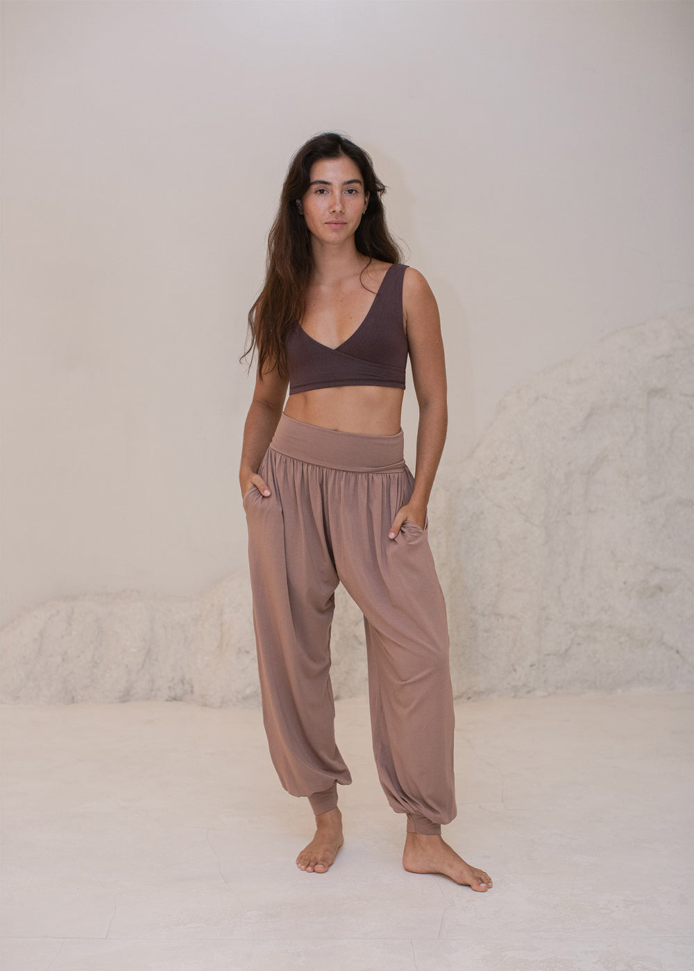 Alessia is wearing size XS, Waist 65cm (25.6”), Hips 96cm (37.4”), Height 166cm (5.5”) | Size XS/S