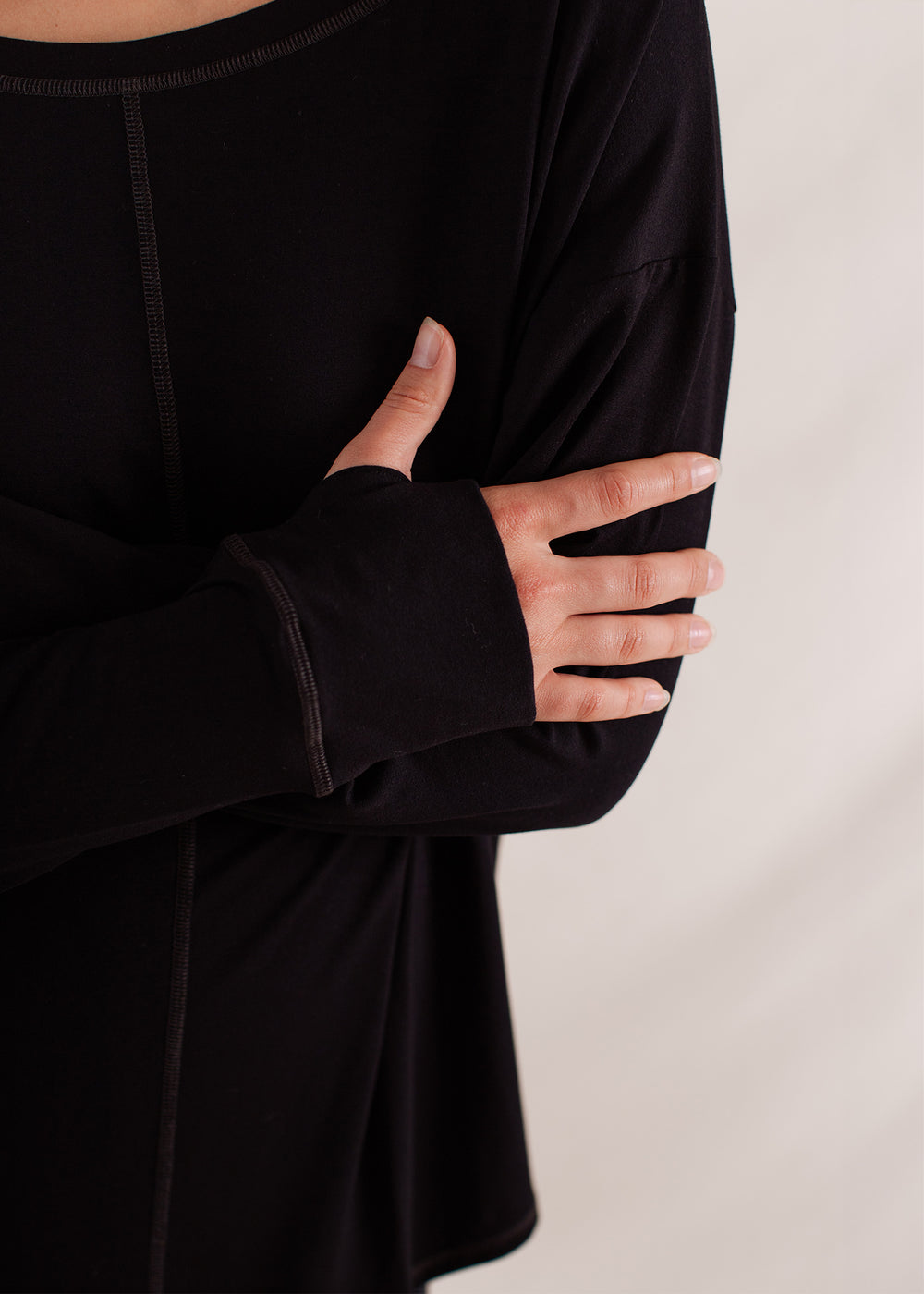 Nina is wearing a Medium Top and Large Bottoms, Bust 82cm (32.3”). waist 62cm (24.4”), Hips 99cm (39”), Height 182cm (6.0”)  | Size M/L