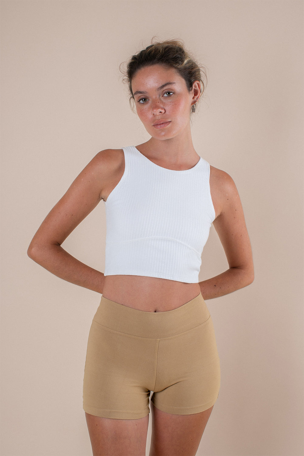 Teresa is wearing size XS/S. Bust: 75cm (29.5”), Height 162cm(5.3”) | Size XS/S