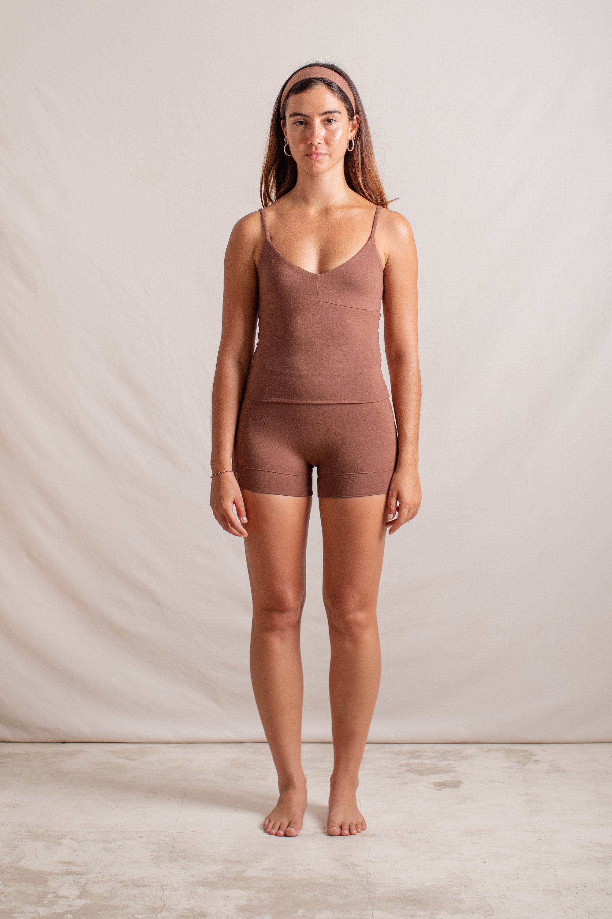 Alessia is wearing size XXS/XS, Bust 79cm (31.1”), Waist 65cm (25.6”), Hips 96cm (37.4”), Height 166cm (5.5”) | Size XXS/XS