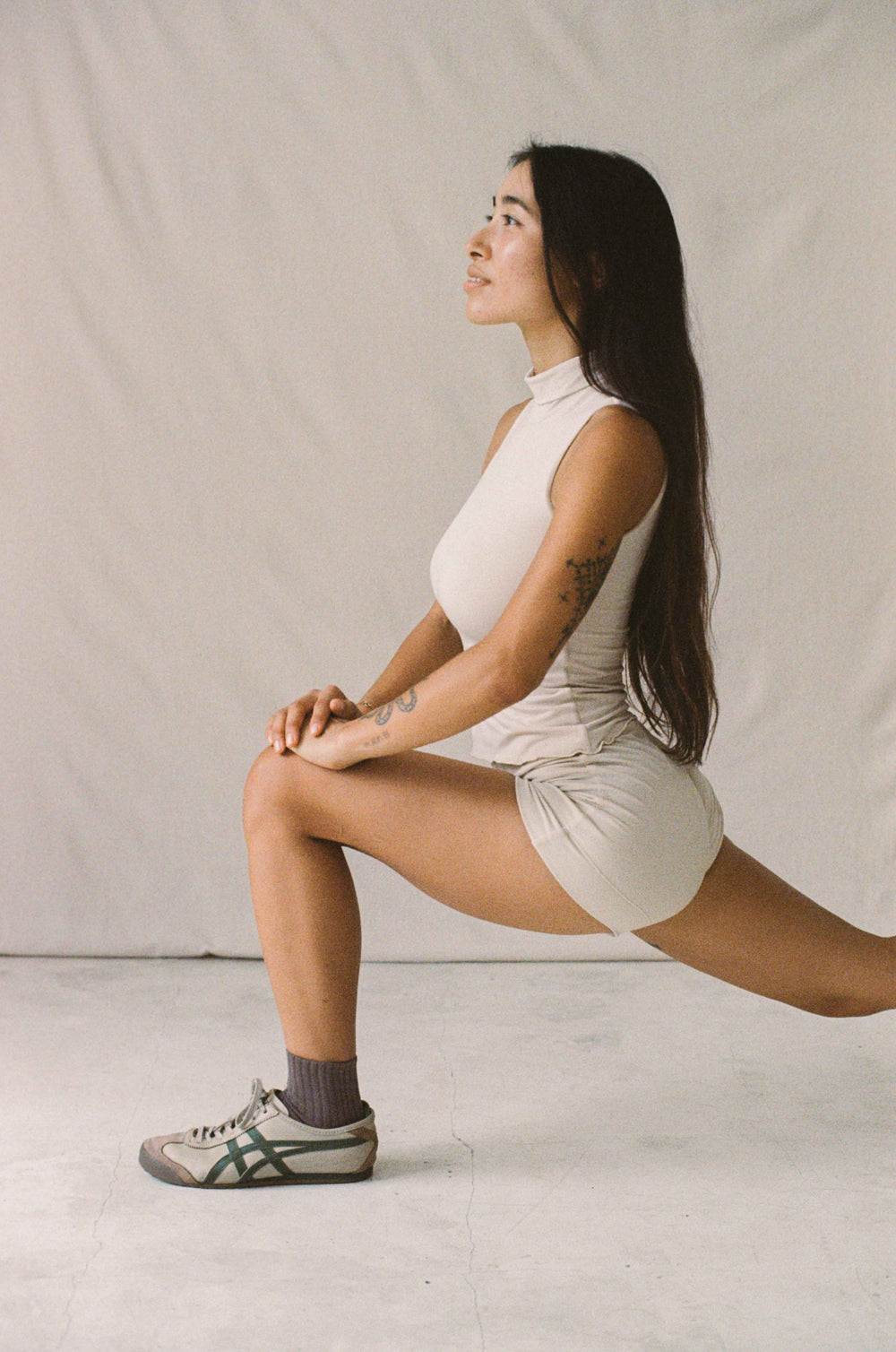 Hitomi is wearing size XXS/XS. Bust: 81cm (32”), Waist: 61cm (24”), Hips: 91.4cm (36”), Height 168cm (5.5”). | Size XXS/XS