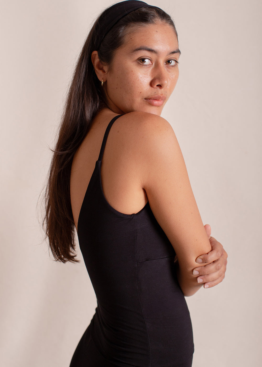 Eva wears size S. Height 174cm (5.7”), Bust 83cm (32.7”), Waist 69cm (27.2”), Hips 96cm (37.8”) | Size S