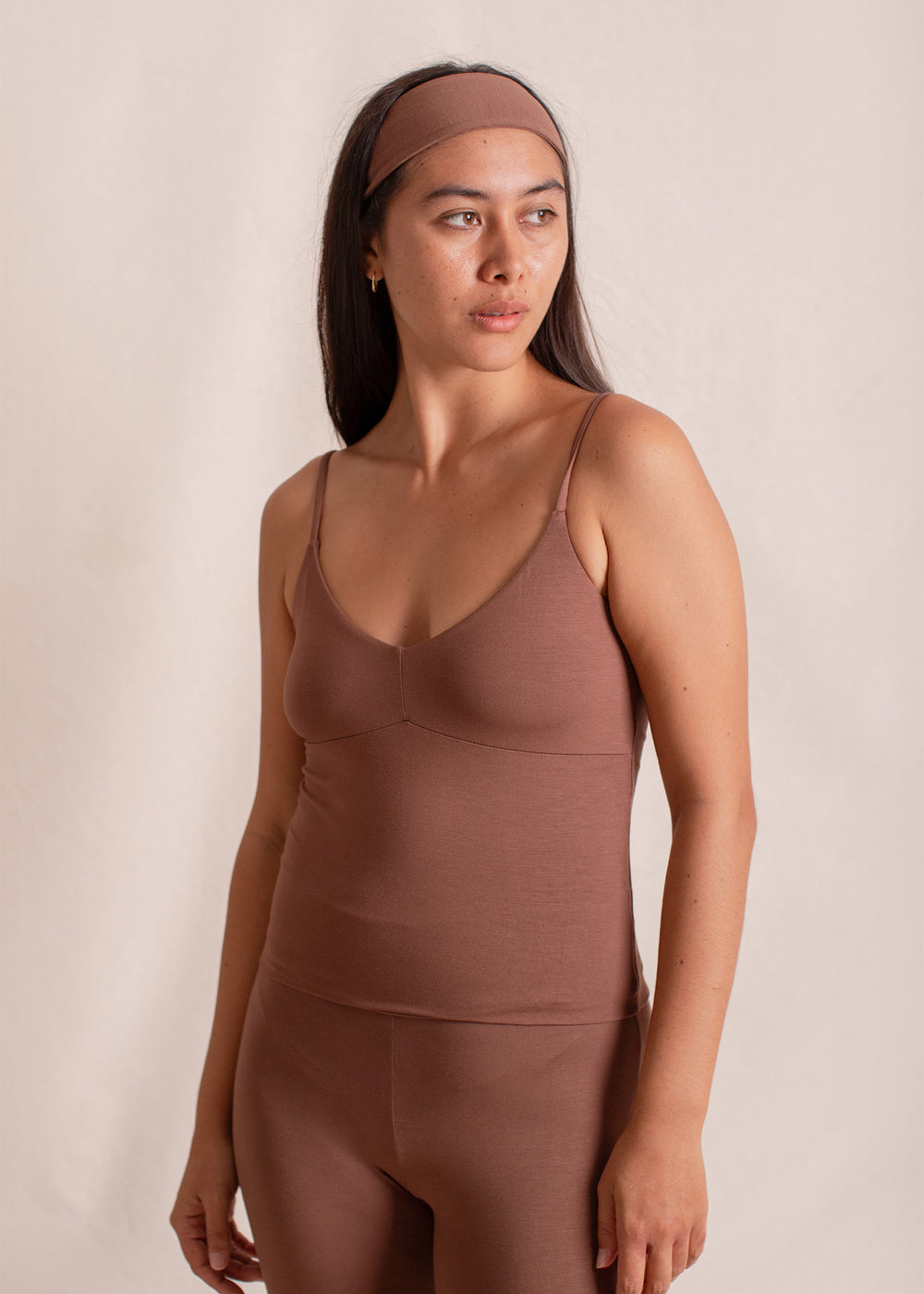 Eva wears size M. Height 174cm (5.7”), Bust 83cm (32.7”), Waist 69cm (27.2”), Hips 96cm (37.8”) | Size M