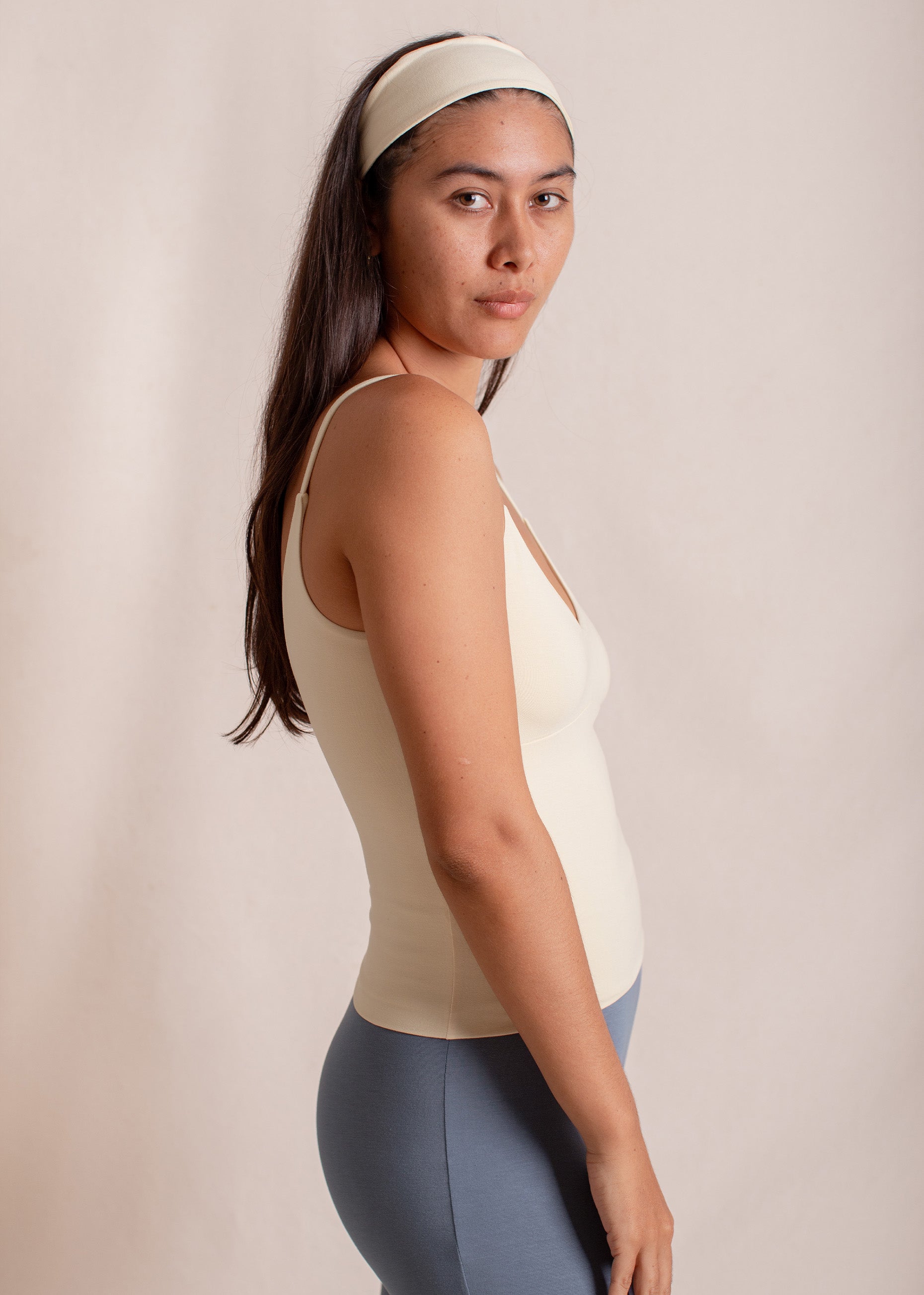 Eva wears size M. Height 174cm (5.7”), Bust 83cm (32.7”), Waist 69cm (27.2”), Hips 96cm (37.8”) | Size M