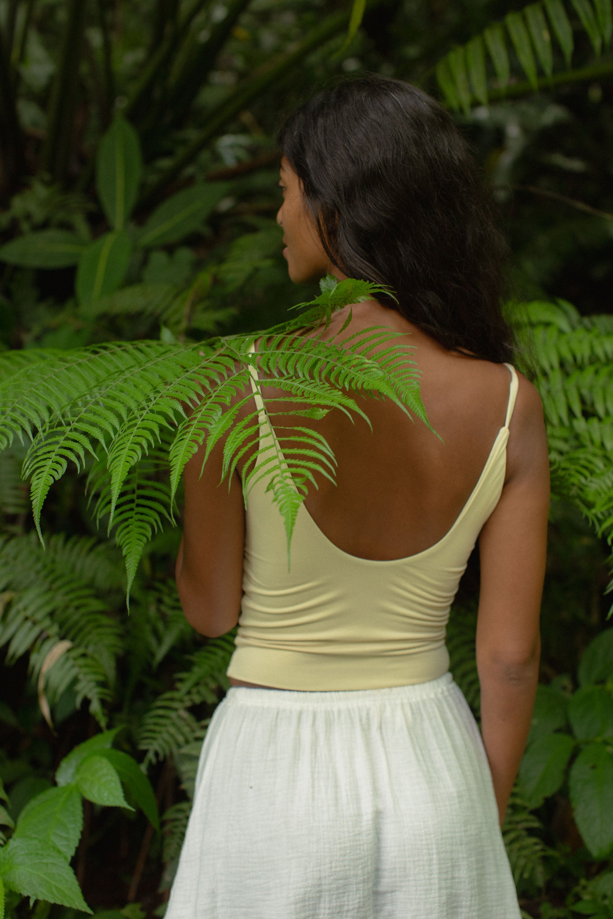 Kavita is wearing an XS , Bust 74cm (29”), Waist 60cm (23.6”), Hips 90cm (35.4”), Height 167cm (5.5”)  | Size XS
