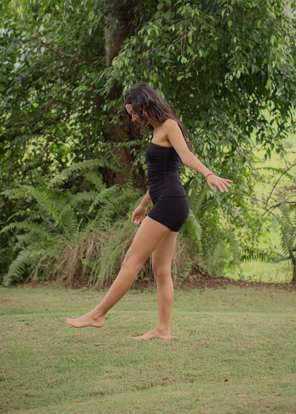 Yuki wears size XXS/XS. She is 163cm (5.3”) tall, Bust 85cm (33.6”), Waist 69cm (27.2”), Hips 75cm (29.5”) | Size XXS/XS