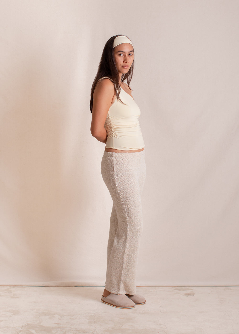 Eva wears size M. Height 174cm (5.7”), Bust 83cm (32.7”), Waist 69cm (27.2”), Hips 96cm (37.8”) | Size M