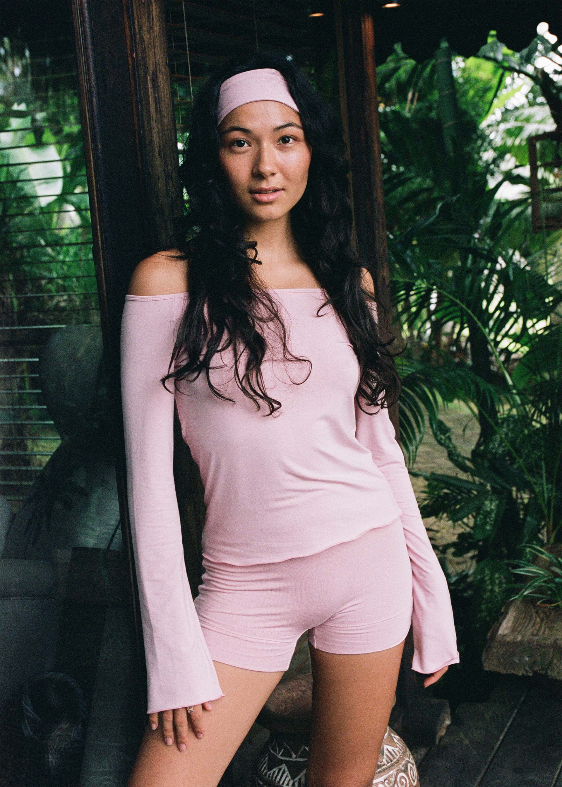 Yuki wears size XXS/XS. She is 163cm (5.3”) tall, Bust 85cm (33.6”), Waist 69cm (27.2”), Hips 75cm (29.5”) | Size XXS/XS