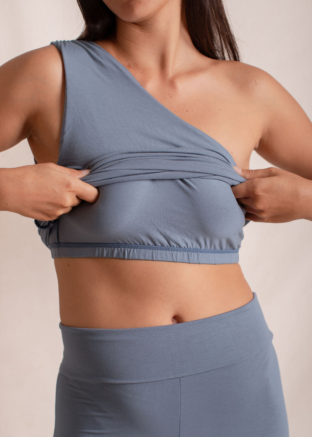 Eva wears size M. Height 174cm (5.7”), Bust 83cm (32.7”), Waist 69cm (27.2”), Hips 96cm (37.8”) | Size M