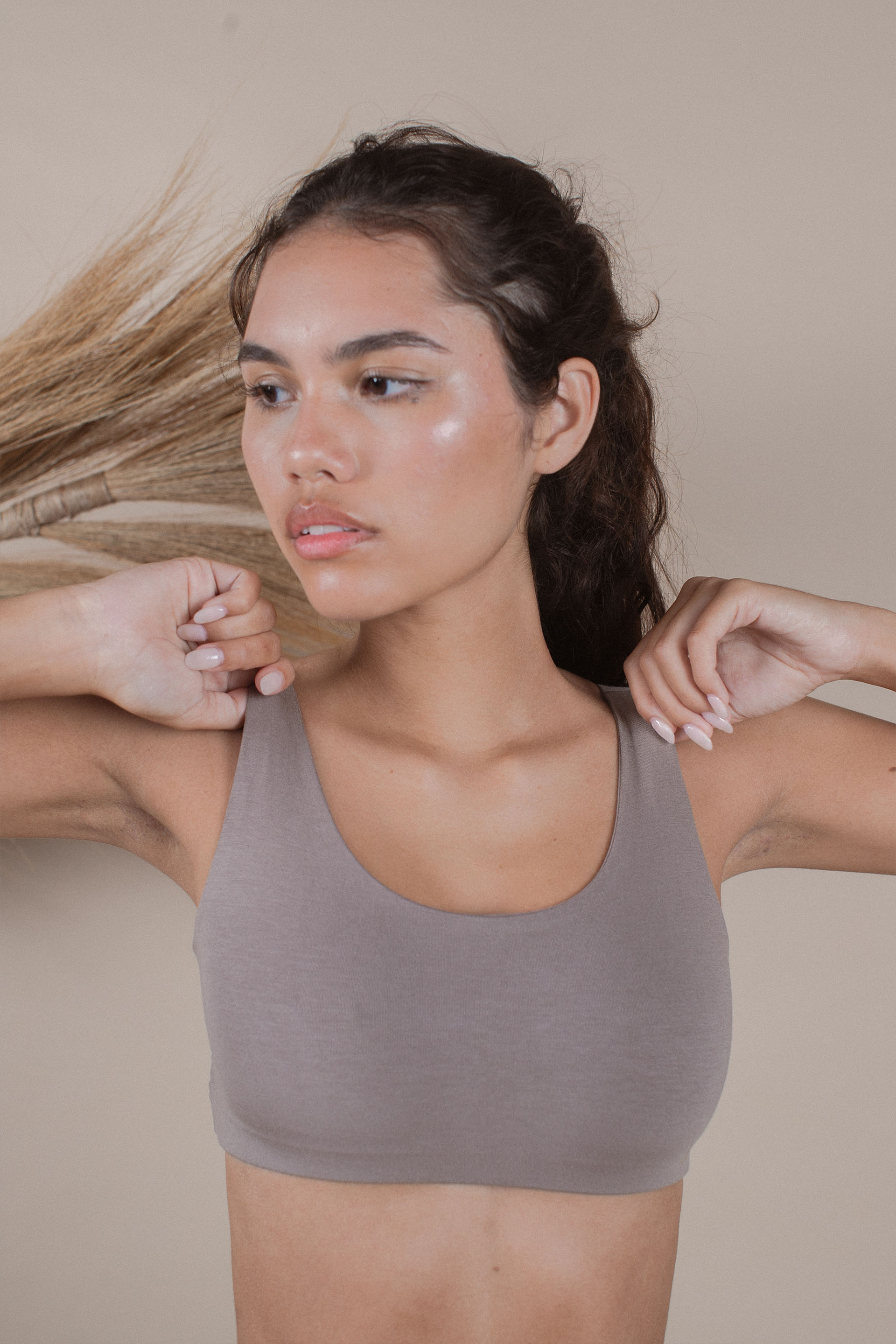 Aliya is wearing size S. Bust: 75cm (29.5”), Waist 58cm(22.8”), Height 168cm(5.5”) | Size S