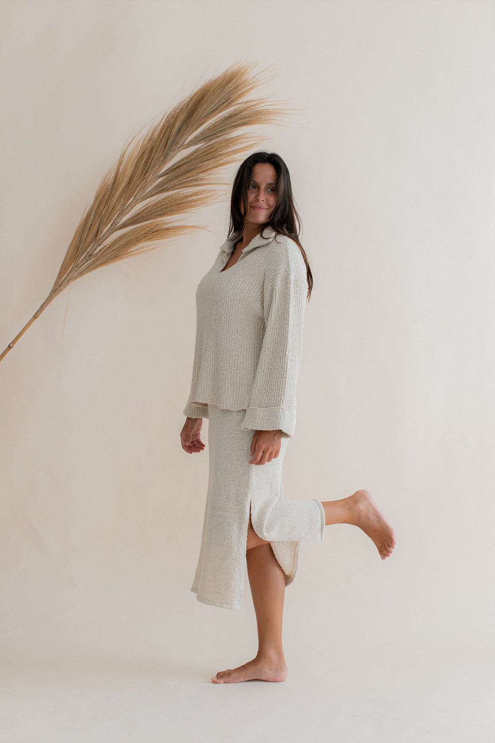 Maria usually wears size M. She is 174cm(5.7”) tall and Bust 100cm(39.4”) | Size M