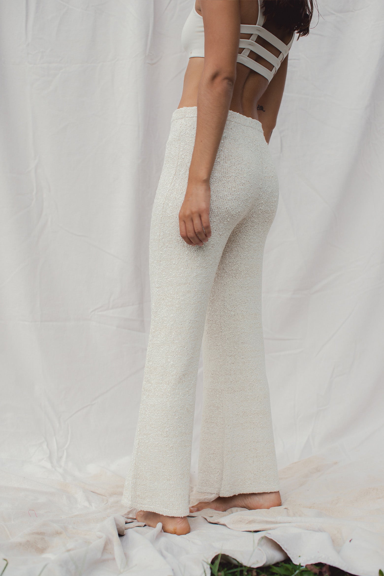 Jasmine is wearing size XS/S. Waist 61cm(24”),  Hips 90cm(35.4”), Height 166cm(5.5”) | Size XS/S