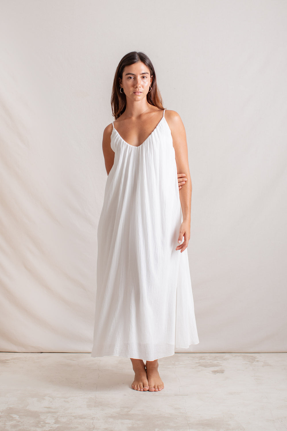 Alessia usually wears size XS. Bust 79cm (31.1”), Waist 65cm (25.6”), Hips 96cm (37.4”), Height 166cm (5.5”) | Size XS