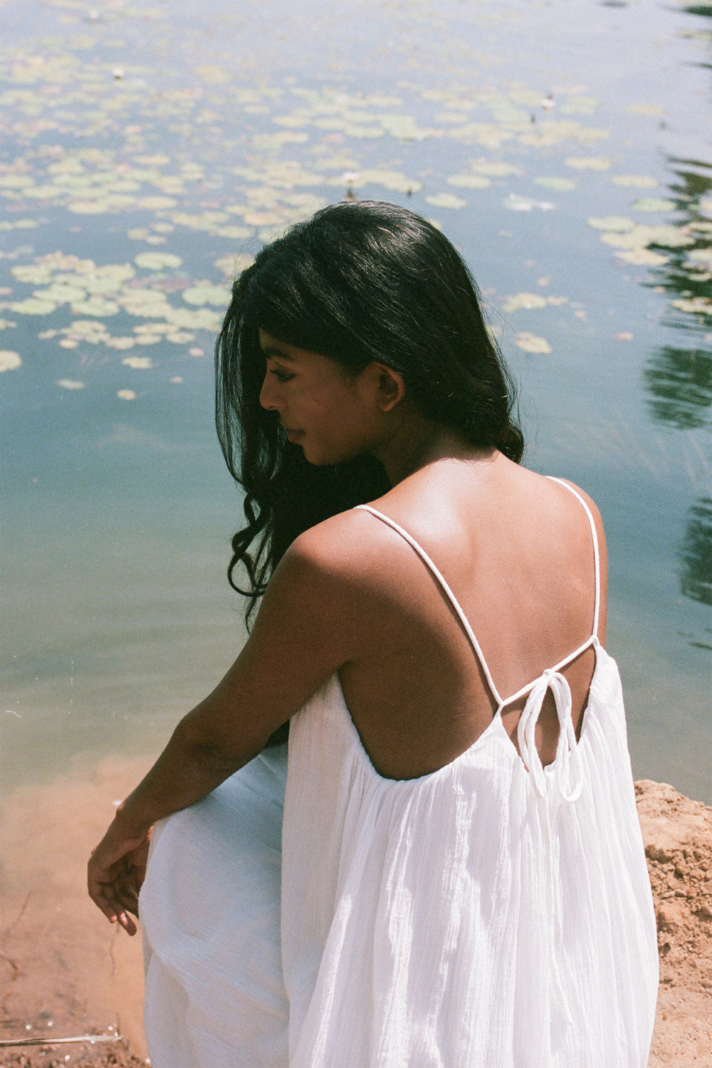 Kavita usually wears size XS. Bust 74cm (29”), Waist 60cm (23.6”), Hips 90cm (35.4”), Height 167cm (5.5”) | Size XS